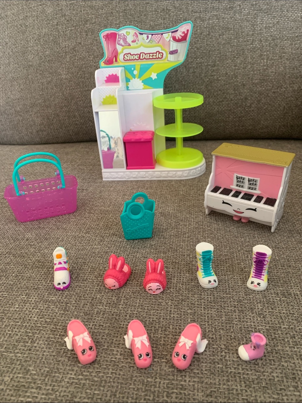 Shopkins Playset Accessories and Figures